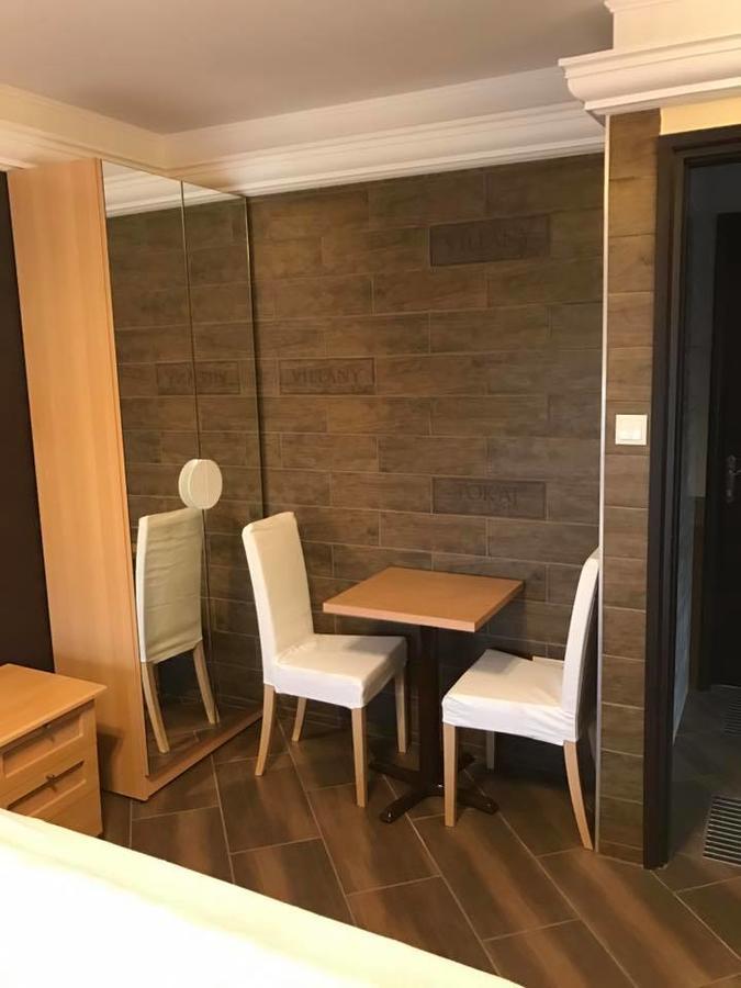Barna Bar Motel&Apartman Korostetetlen エクステリア 写真