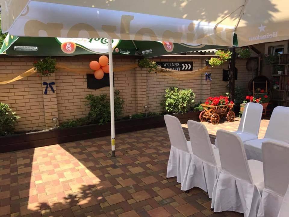 Barna Bar Motel&Apartman Korostetetlen エクステリア 写真